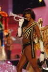 Naomi Campbell Pnx1a00v_t