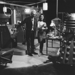 Доктор Кто. Вторжение Далеков на Землю / Dr. Who: Daleks – Invasion Earth: 2150 A.D. (1966) Ekewad8D_t
