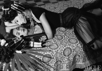 Vogue Mexico & Latin America April 2023 : Irina Shayk & Tindi Mar by Inez &  Vinoodh, Page 2