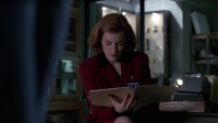 Gillian Anderson - The X-Files S03E14: Grotesque 1996, 44x