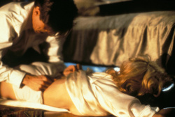 Тело как улика / Body of Evidence (Мадонна, Уильям Дефо, 1993) KSx2uUW3_t