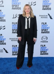 Elisabeth Moss - Attends the 2020 Film Independent Spirit Awards on February 08, 2020