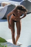 Izabel Goulart - Page 3 NZ35h8yW_t