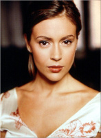 Alyssa Milano - Page 3 YG6eJPUE_t