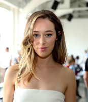 Alycia Debnam Carey 41KYKXcw_t