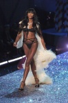 Naomi Campbell MtpWRsaE_t