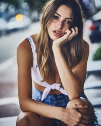 Celine Farach NBbDe1MJ_t