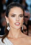 Alessandra Ambrosio - Page 3 Q2AH4bDO_t