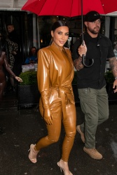 Kim Kardashian - Page 2 E5J6dZKm_t