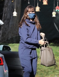 Jennifer Garner - checking her new property in Brentwood, California | 01/07/2021