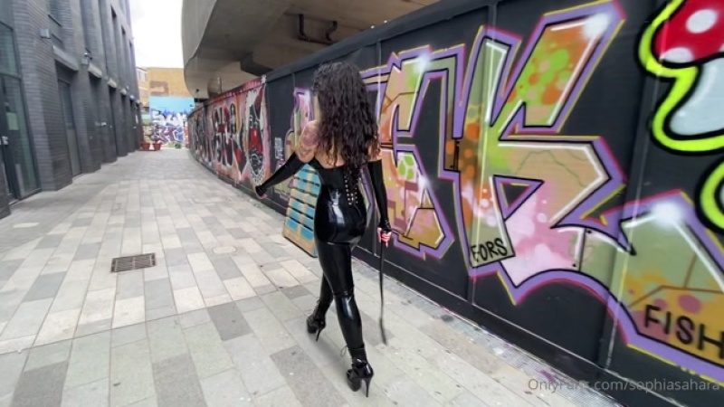 mistresssophiasahara - hehe did lots of these walks  who wants a go with Mistress' whip