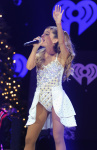 Ariana Grande - Page 2 VQ9U81f0_t