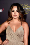 Becky G MRf68sIT_t