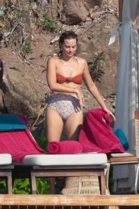 Margot Robbie - Wearing a bikini in Puerto Vallarta, Mexico June 15, 2021