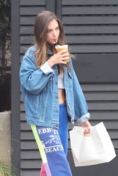 Alison Brie - Picks up coffee in Los Angeles September 15, 2023