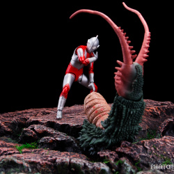 Ultraman (S.H. Figuarts / Bandai) - Page 7 D5xXhk4O_t