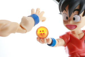 Dragon Ball - S.H. Figuarts (Bandai) - Page 3 DZEFZiqS_t