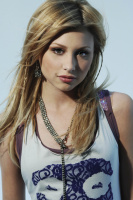 Alyson Michalka PTYV055y_t