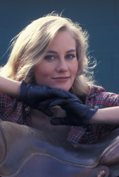 Сибилл Шепард (Cybill Shepard) Gene Trindl Photoshoot, 1983 (5xHQ) OrqClKTN_t