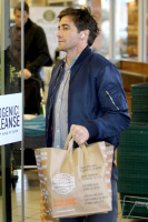 Jake Gyllenhaal at Erewhon Natural Foods on March 21st, 2018