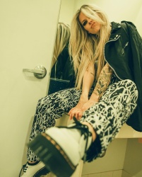 Avril Lavigne - Page 3 5GJWijrZ_t