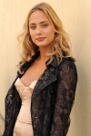 Nora Arnezeder AcftDuoi_t