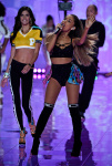 Ariana Grande - Page 2 HnGSTB8P_t