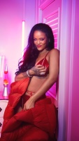 Rihanna    1kOUoEQ9_t