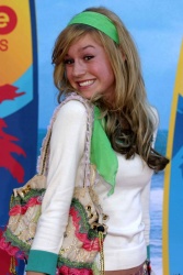 Brie Larson - Teen Choice Awards at Universal Amphitheater in Universal City, CA on August 8th, 2004