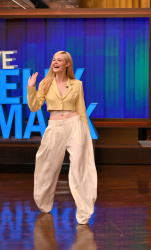 Elle Fanning - LIVE with Kelly and Ryan 05/03/2023