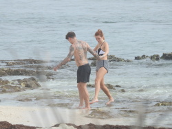 Bella Thorne - Gets some exercise on a beach in Tulum, Mexico January 4, 2021