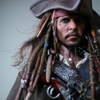 Jack Sparrow 1/6 - Pirates of the Caribbean : Dead Men Tell No Tales (Hot Toys) R0ZNAHSl_t