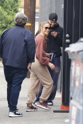 Jennifer Lopez - Arriving at the dance studio in Los Angeles CA 05/15/2024