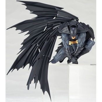 Batman - Amazing Yamaguchi - Figure Complex (Revoltech) - Page 2 CvcBiO1X_t