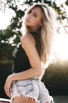 Alexis Ren IHsdMGSk_t