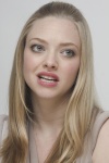 Amanda Seyfried - Page 3 G9O2RBbY_t