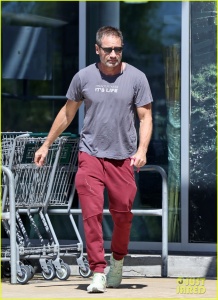 2022/08/17 - David out and about in Los Angeles PkKtEP2i_t
