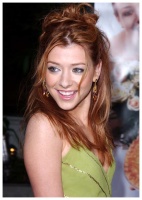 Alyson Hannigan Dq0DjgzU_t