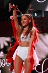 Ariana Grande - Page 3 DQjea9pw_t