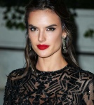 Alessandra Ambrosio - Page 10 AC65QyE8_t