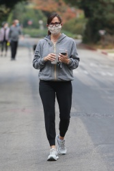 Jennifer Garner - steps out for a solo walk in Santa Monica, California | 12/12/2020