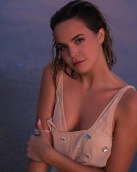 Bailee Madison - Page 6 M7XQGfKn_t