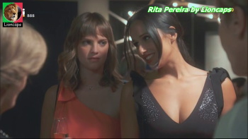 Rita Pereira sensual na novela A Herdeira