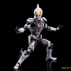 Ultraman (S.H. Figuarts / Bandai) - Page 7 HsAzhTjA_t