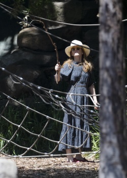 Isla Fisher - Pictured with her kids at Dickson reserve in Sydney, December 4, 2020