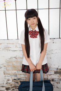 Hiyori Izumi , linda japonesa en Cosplay de Colegiala