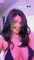 Kylie Jenner G7ybKRRX_t