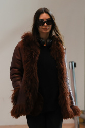 Emily Ratajkowski - Spotted at Charles de Gaulle Airport in Paris February 27, 2024