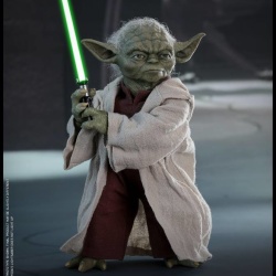 Star Wars : Episode II – Attack of the Clones : 1/6 Yoda (Hot Toys) RzKyPirx_t