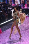 Naomi Campbell RAfedb4p_t